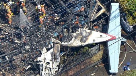 Evacuation Chaos Hundreds Fleeing in Urgency Japan plane crash